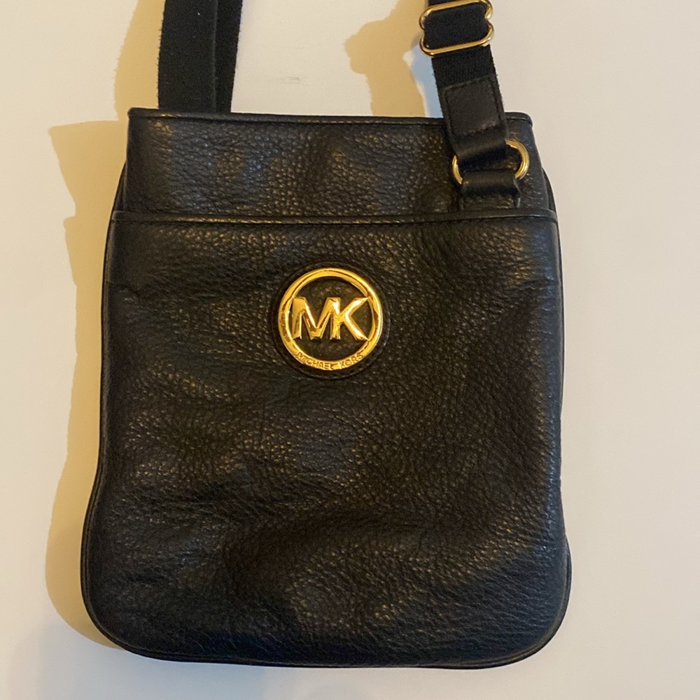Micheal Kors Fulton Leather Swingpack Crossbody - Picture 3 of 7